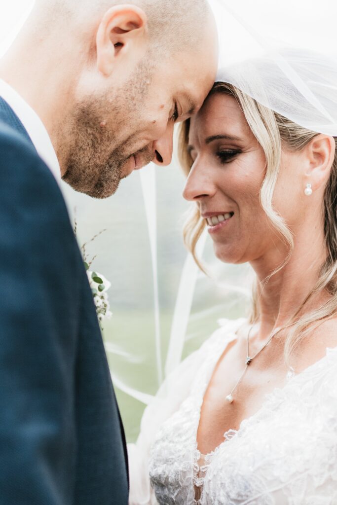 Braut Bräutigam Schleier Hochzeitsfotograf